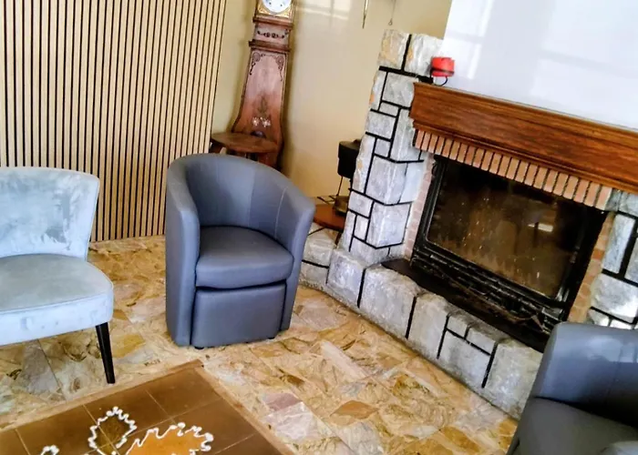 La Maison De La Majore Au Pied De La Cite